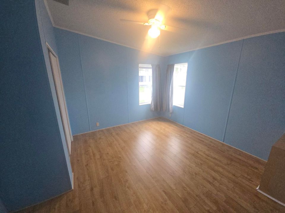 En Venta: $34,900 (2 camas, 2 baños, 936 Pies cuadrados)