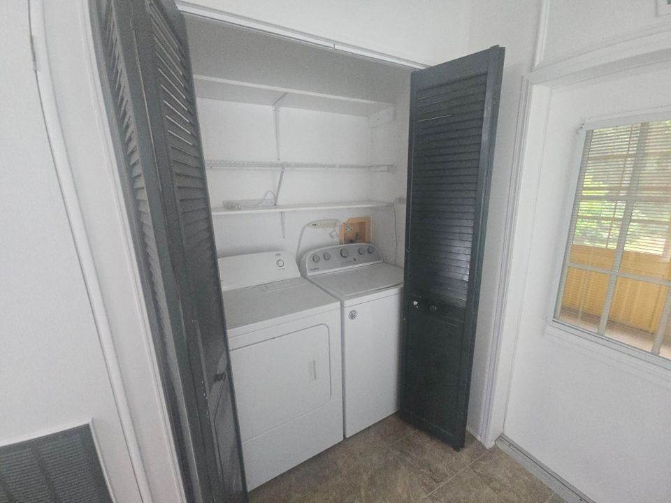 En Venta: $34,900 (2 camas, 2 baños, 936 Pies cuadrados)
