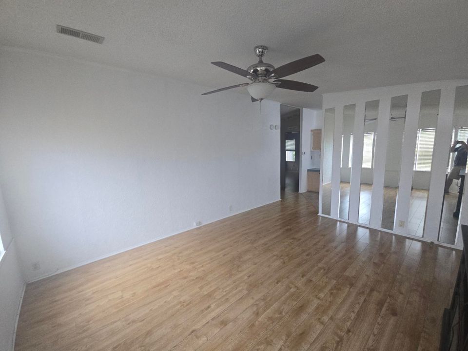 En Venta: $34,900 (2 camas, 2 baños, 936 Pies cuadrados)