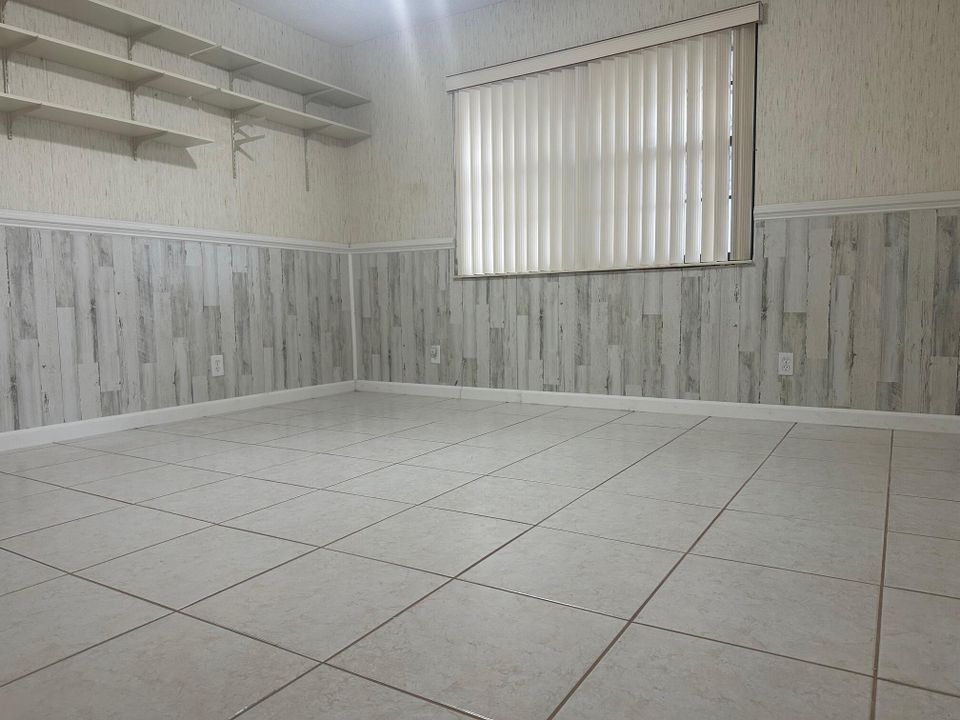 Active With Contract: $375,000 (3 beds, 2 baths, 1868 Square Feet)