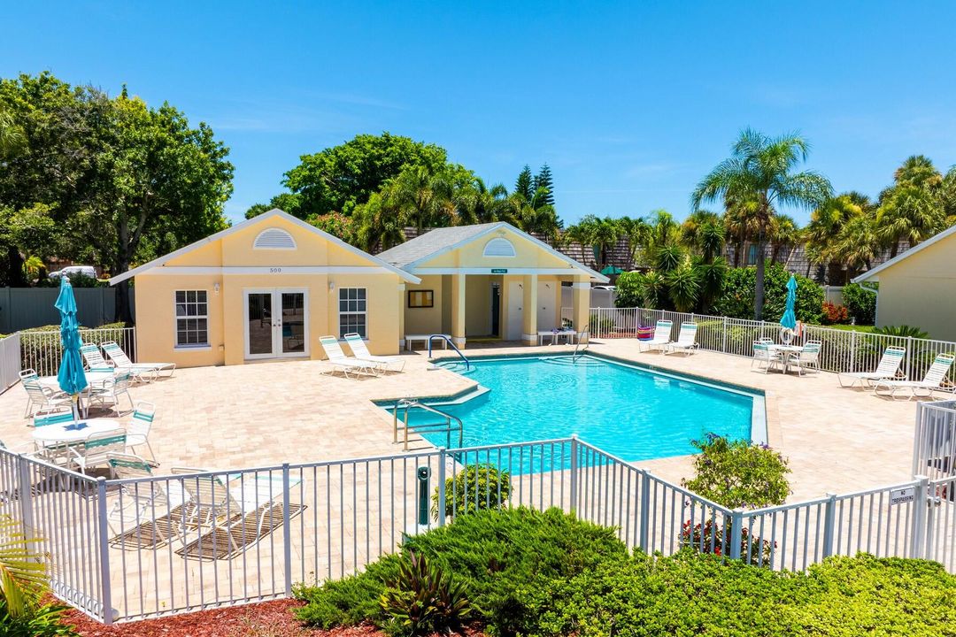 For Rent: $3,500 (3 beds, 2 baths, 1606 Square Feet)