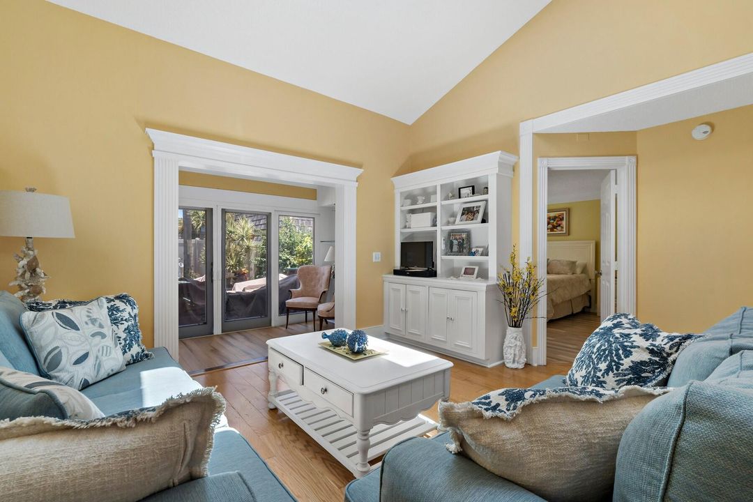 For Rent: $3,500 (3 beds, 2 baths, 1606 Square Feet)