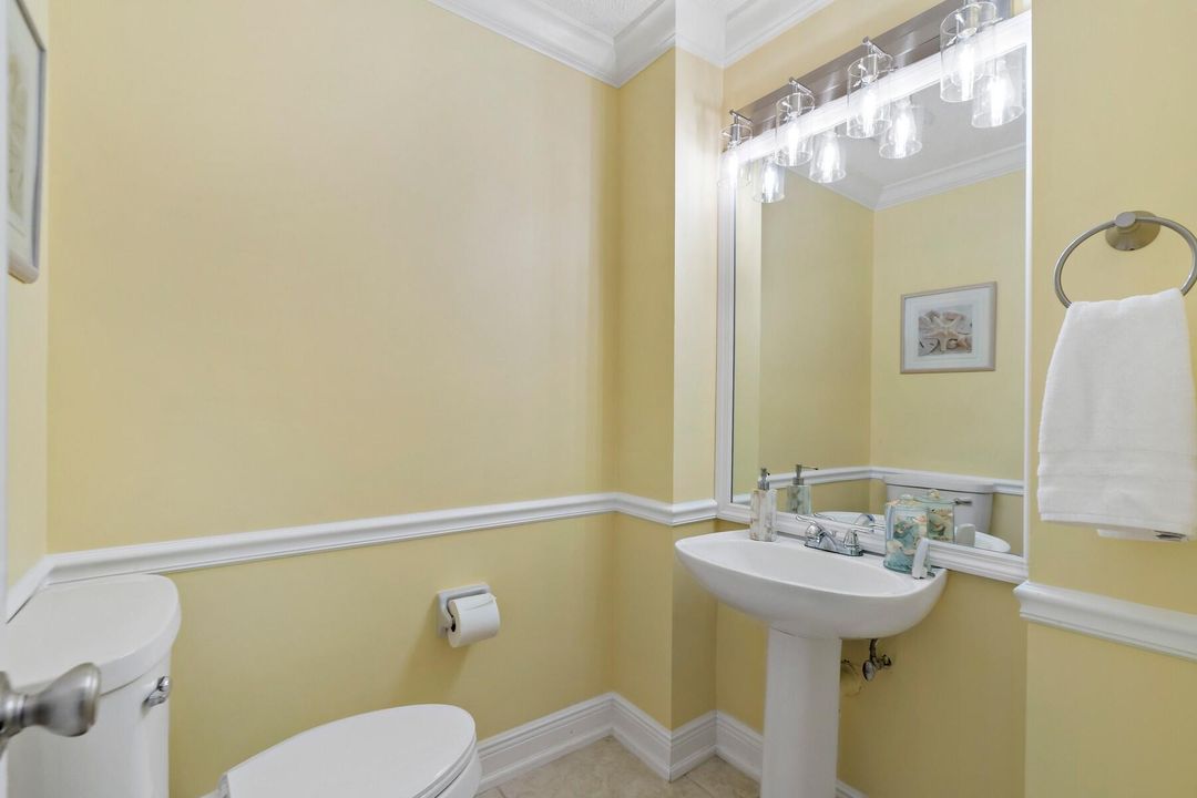 For Rent: $3,500 (3 beds, 2 baths, 1606 Square Feet)