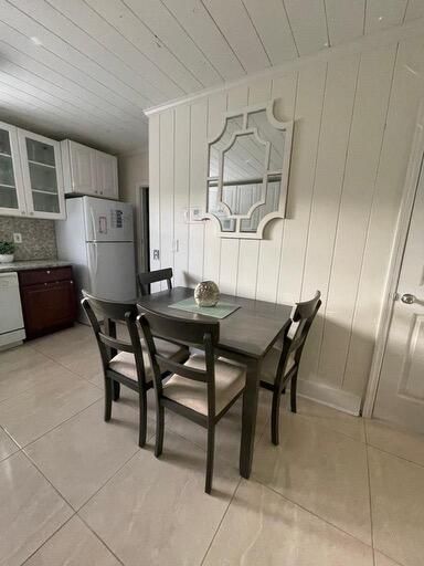 Под контрактом: $1,800 (2 спален, 1 ванн, 760 Квадратных фут)