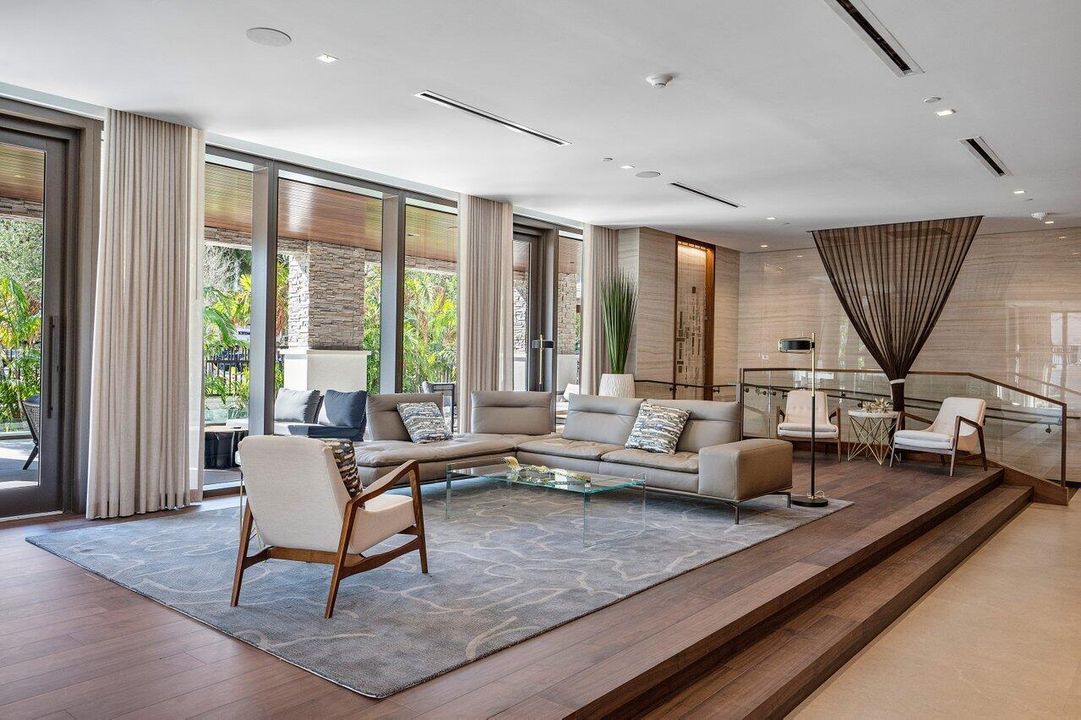 Под контрактом: $2,950,000 (2 спален, 3 ванн, 2588 Квадратных фут)