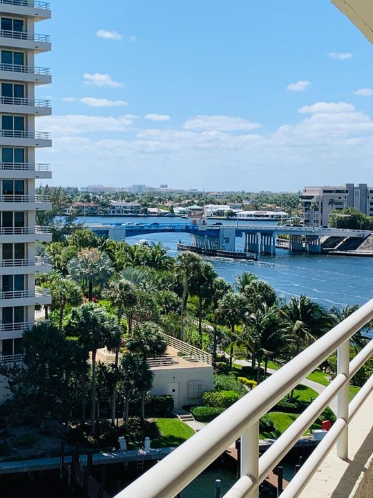 Под контрактом: $7,000 (2 спален, 2 ванн, 1438 Квадратных фут)