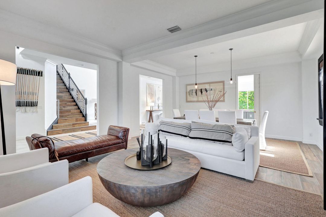 В аренду: $16,000 (5 спален, 4 ванн, 4177 Квадратных фут)