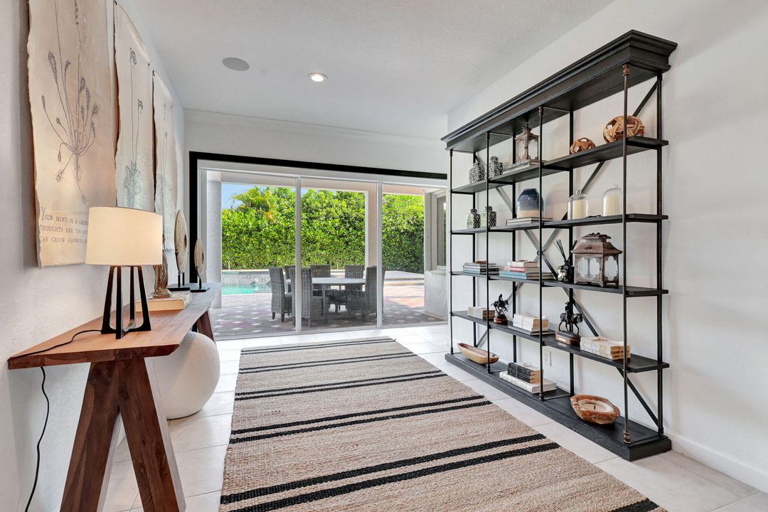 В аренду: $16,000 (5 спален, 4 ванн, 4177 Квадратных фут)