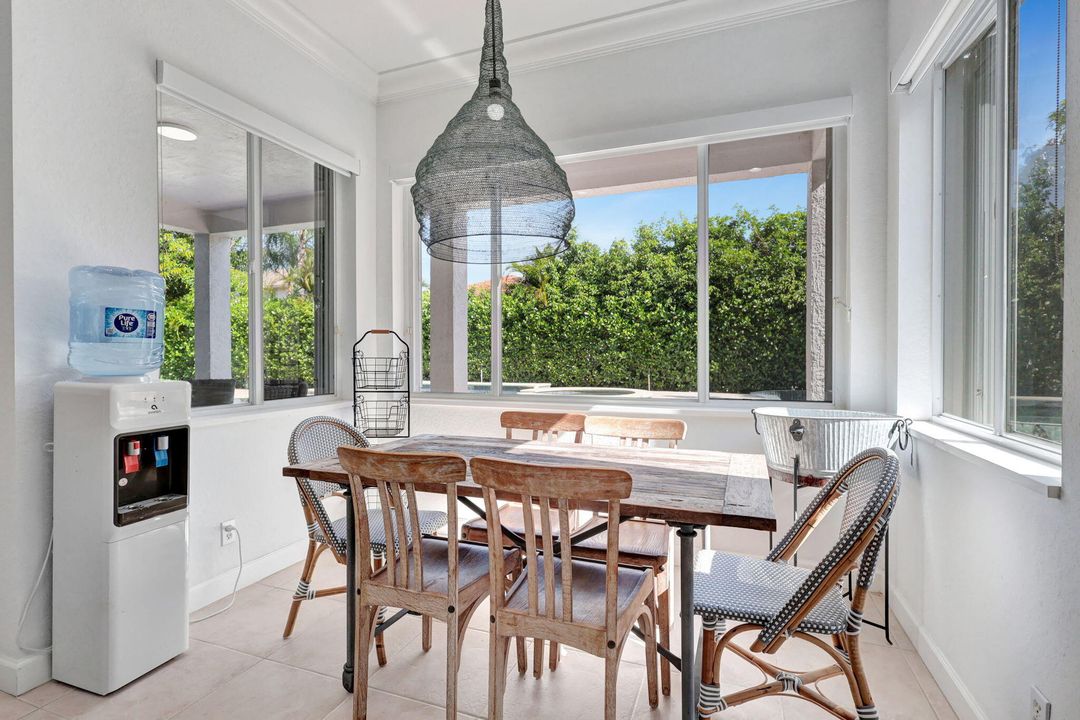 В аренду: $16,000 (5 спален, 4 ванн, 4177 Квадратных фут)