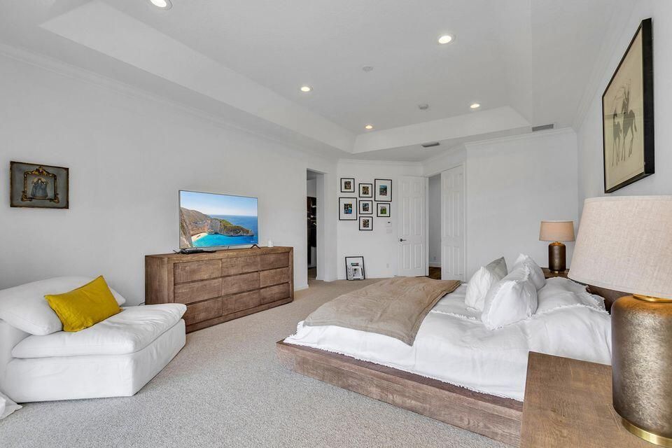 В аренду: $16,000 (5 спален, 4 ванн, 4177 Квадратных фут)