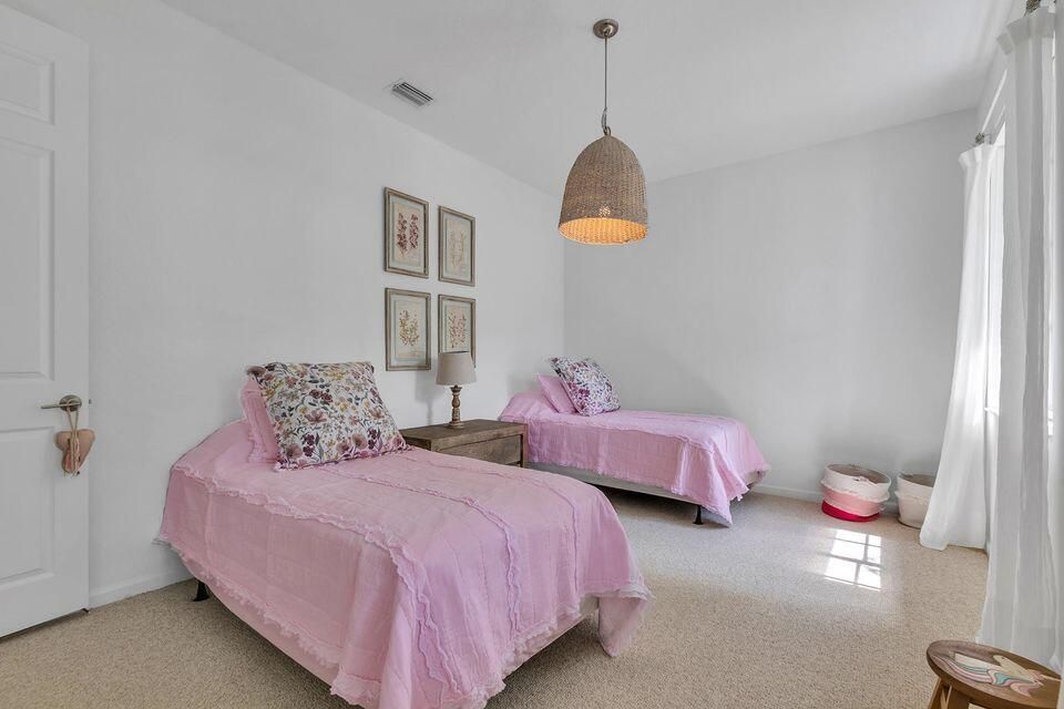 В аренду: $16,000 (5 спален, 4 ванн, 4177 Квадратных фут)