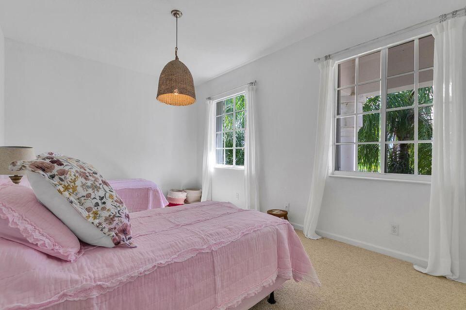 В аренду: $16,000 (5 спален, 4 ванн, 4177 Квадратных фут)