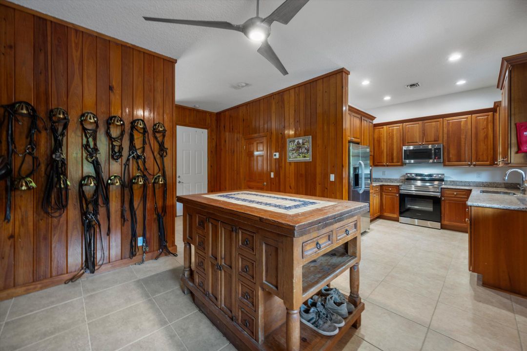 На продажу: $4,995,000 (8 спален, 7 ванн, 5886 Квадратных фут)