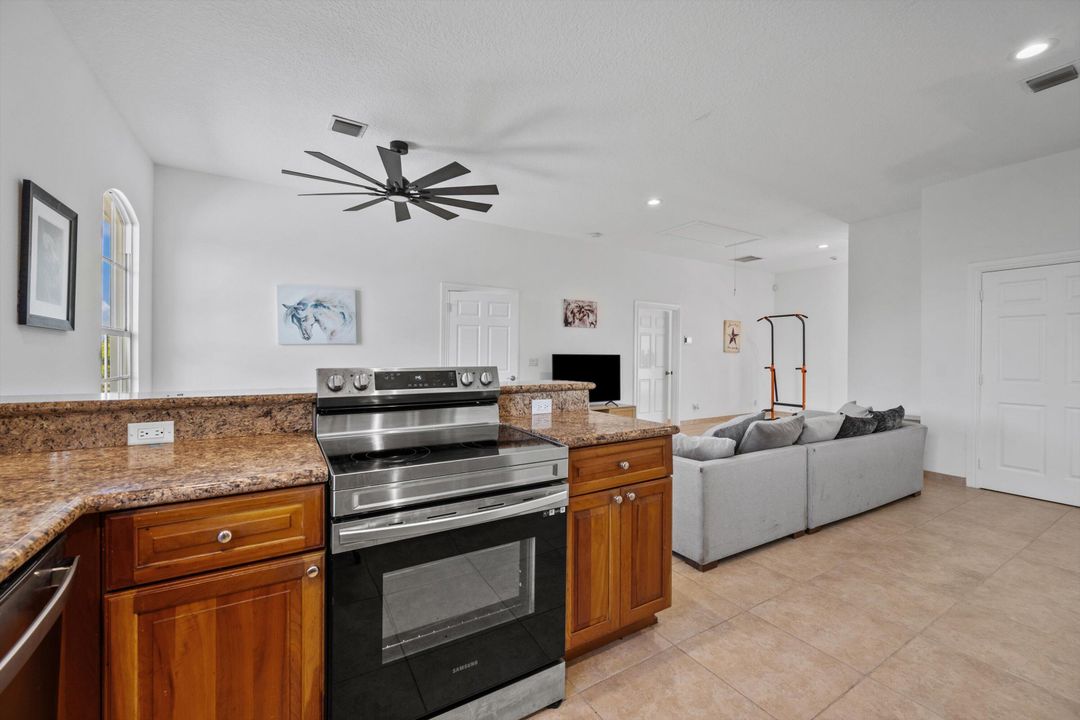 На продажу: $4,995,000 (8 спален, 7 ванн, 5886 Квадратных фут)