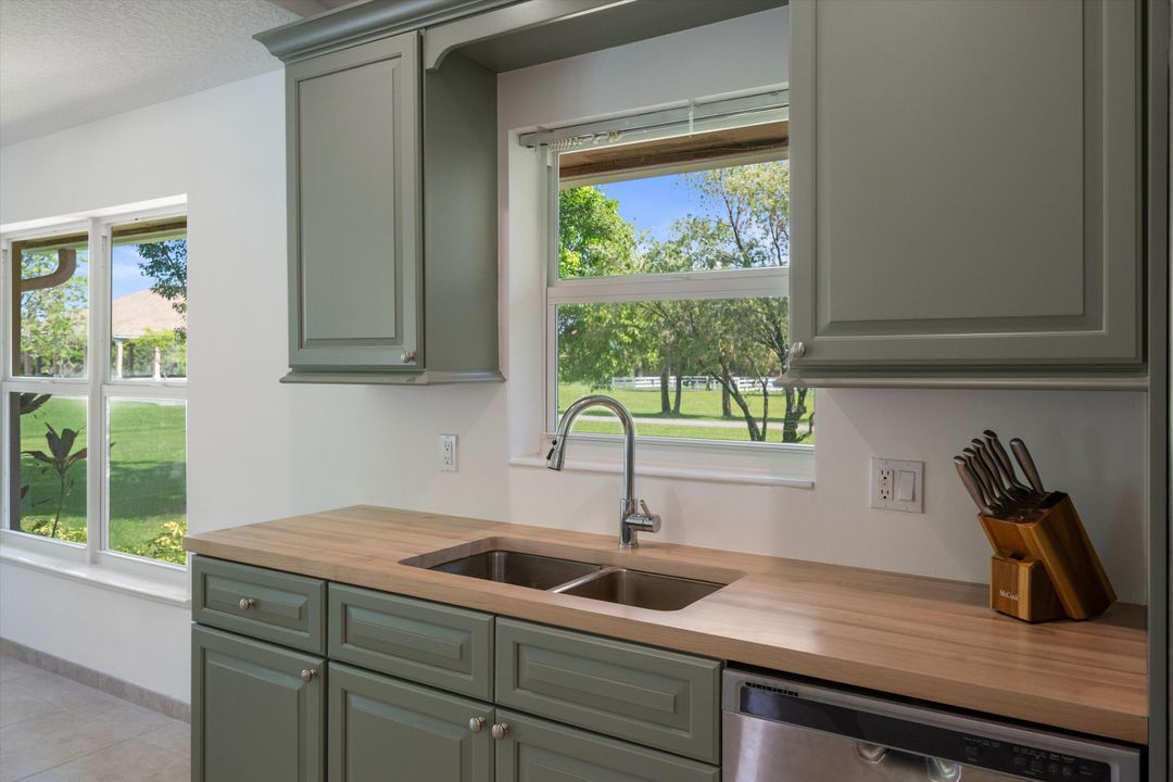 На продажу: $4,995,000 (8 спален, 7 ванн, 5886 Квадратных фут)