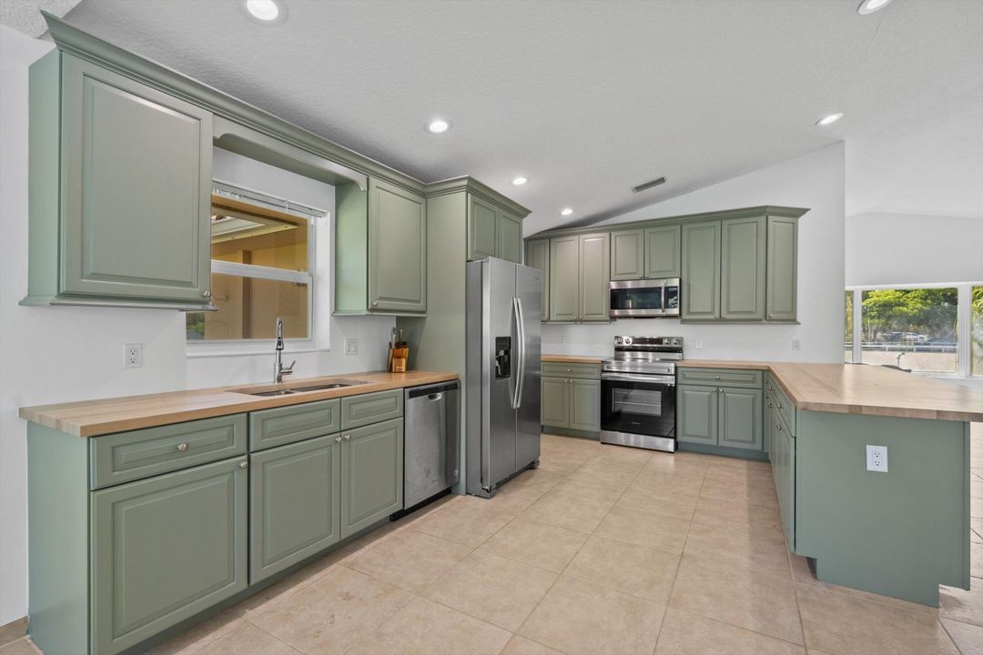 На продажу: $4,995,000 (8 спален, 7 ванн, 5886 Квадратных фут)