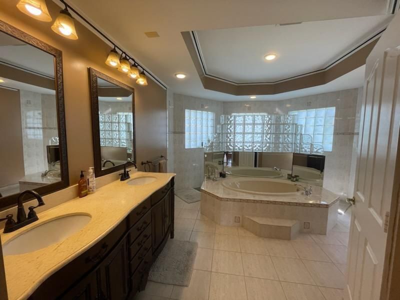 Active With Contract: $6,000 (4 beds, 2 baths, 2492 Square Feet)