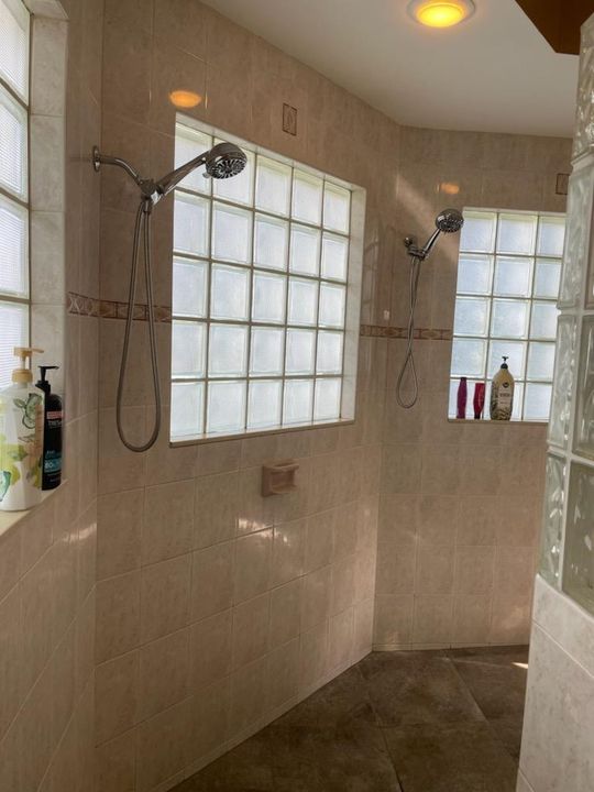 Active With Contract: $6,000 (4 beds, 2 baths, 2492 Square Feet)