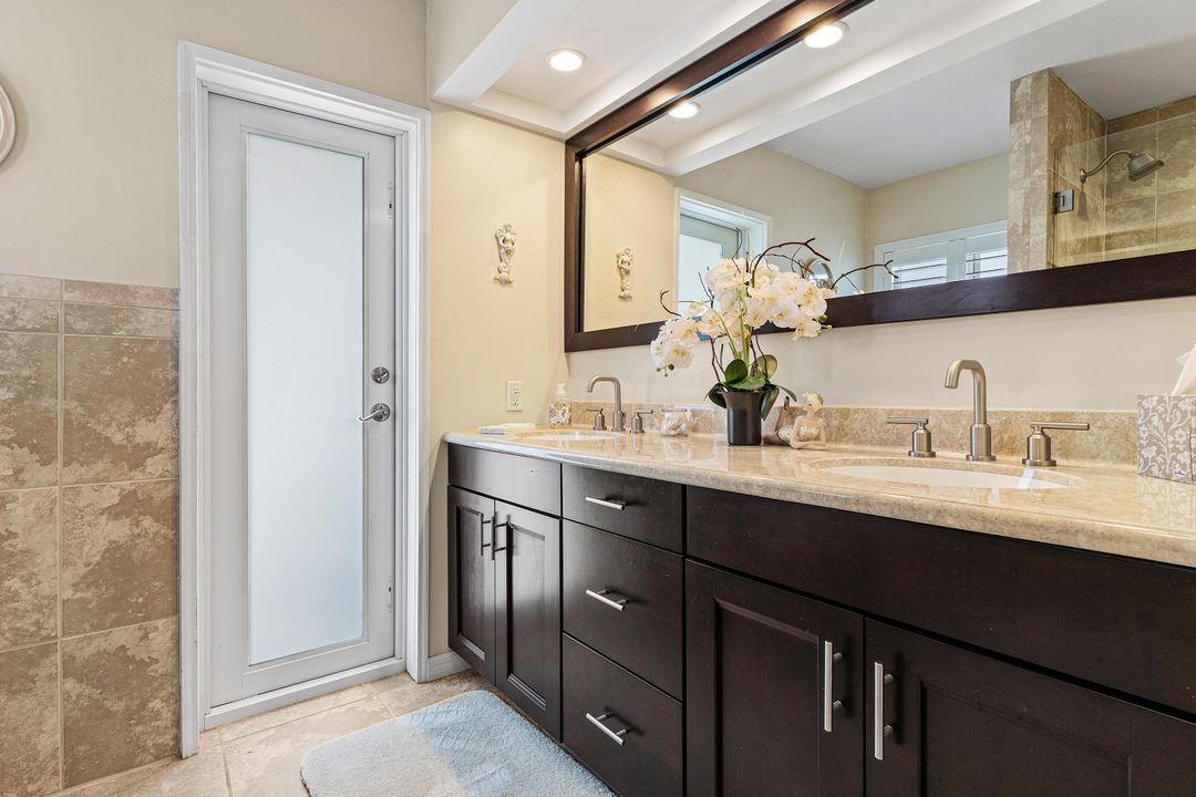 На продажу: $2,075,000 (3 спален, 2 ванн, 1900 Квадратных фут)