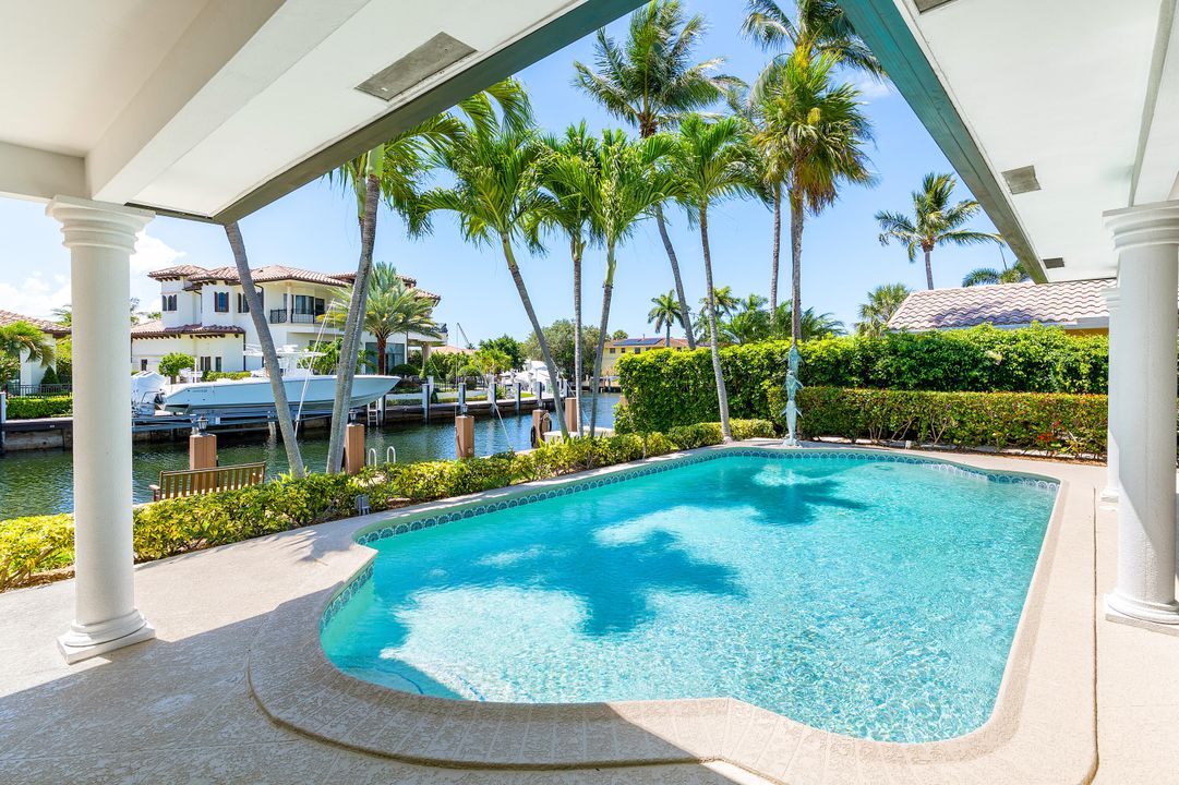 На продажу: $2,075,000 (3 спален, 2 ванн, 1900 Квадратных фут)