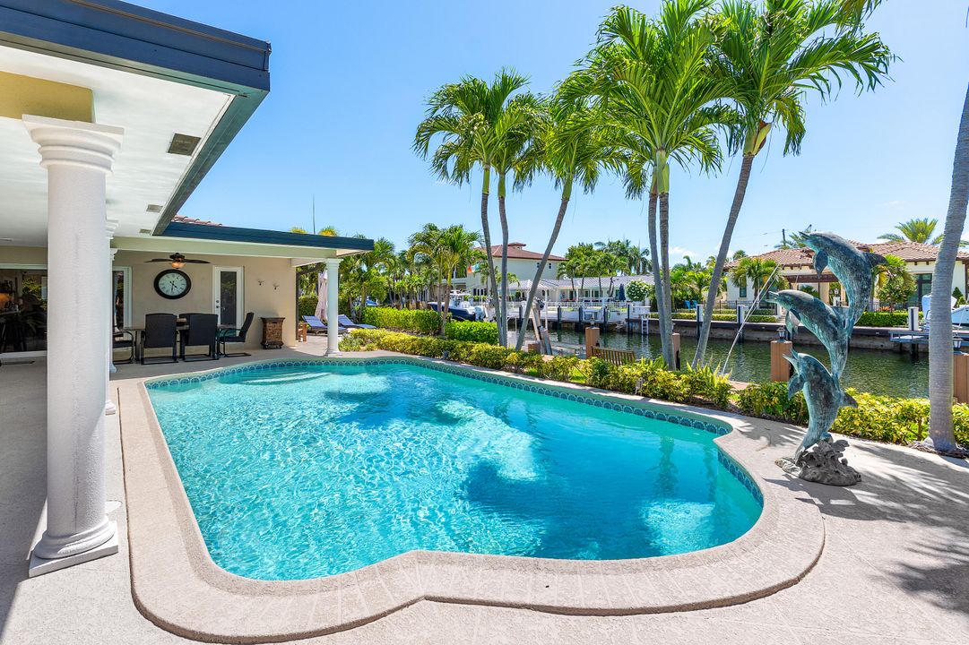 На продажу: $2,075,000 (3 спален, 2 ванн, 1900 Квадратных фут)