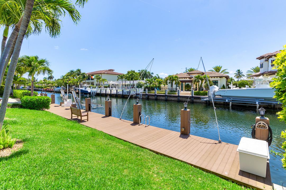 На продажу: $2,075,000 (3 спален, 2 ванн, 1900 Квадратных фут)