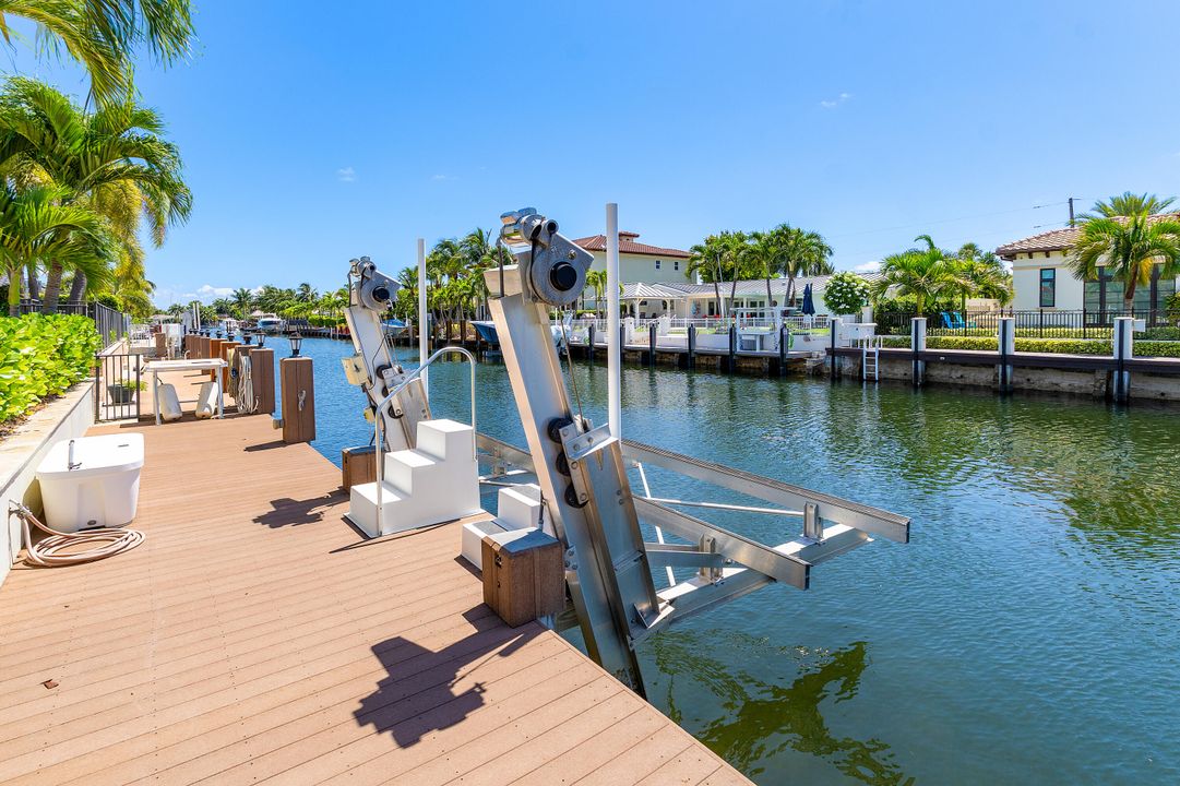 На продажу: $2,075,000 (3 спален, 2 ванн, 1900 Квадратных фут)