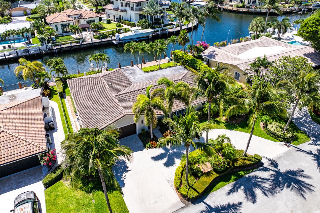 На продажу: $2,075,000 (3 спален, 2 ванн, 1900 Квадратных фут)