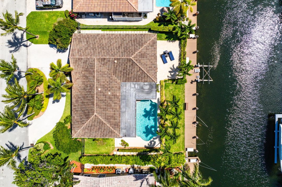 На продажу: $2,075,000 (3 спален, 2 ванн, 1900 Квадратных фут)