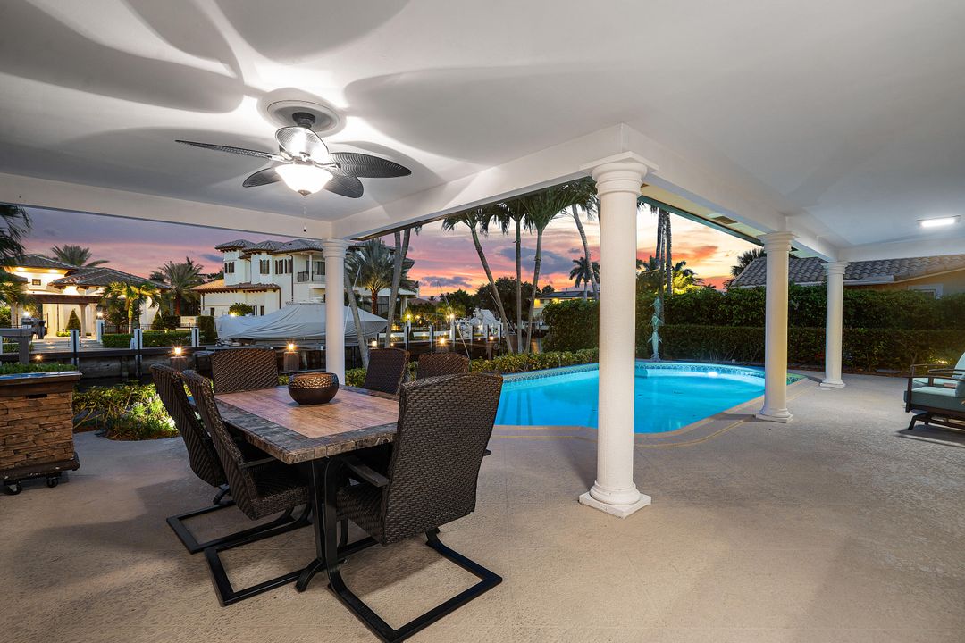 На продажу: $2,075,000 (3 спален, 2 ванн, 1900 Квадратных фут)