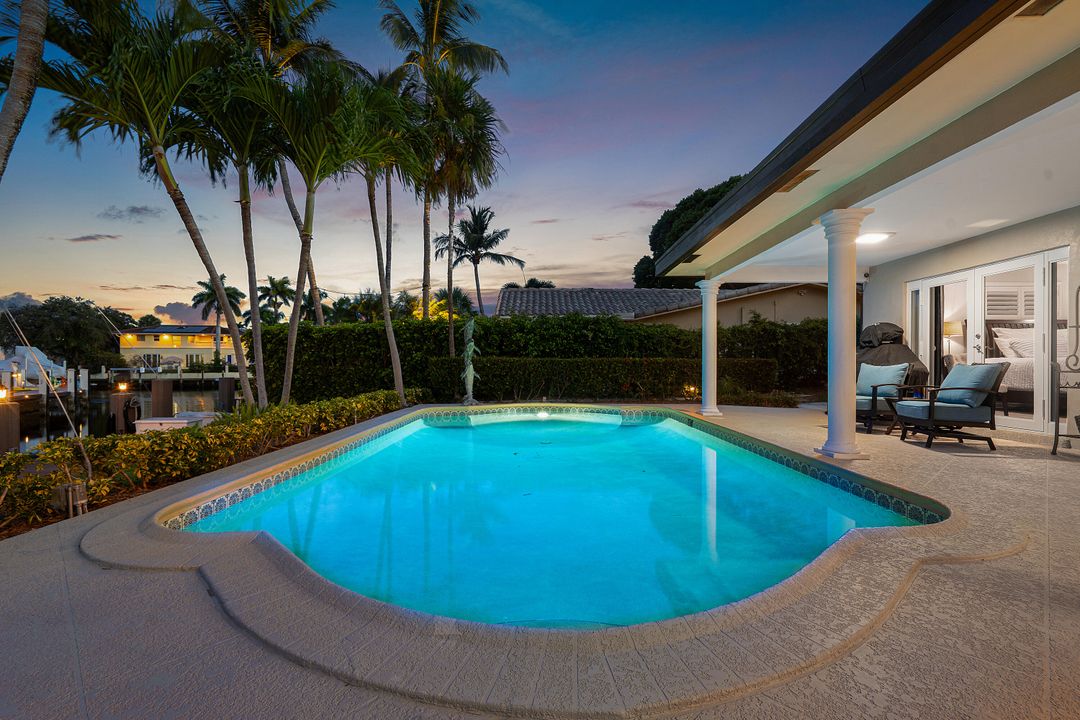 На продажу: $2,075,000 (3 спален, 2 ванн, 1900 Квадратных фут)