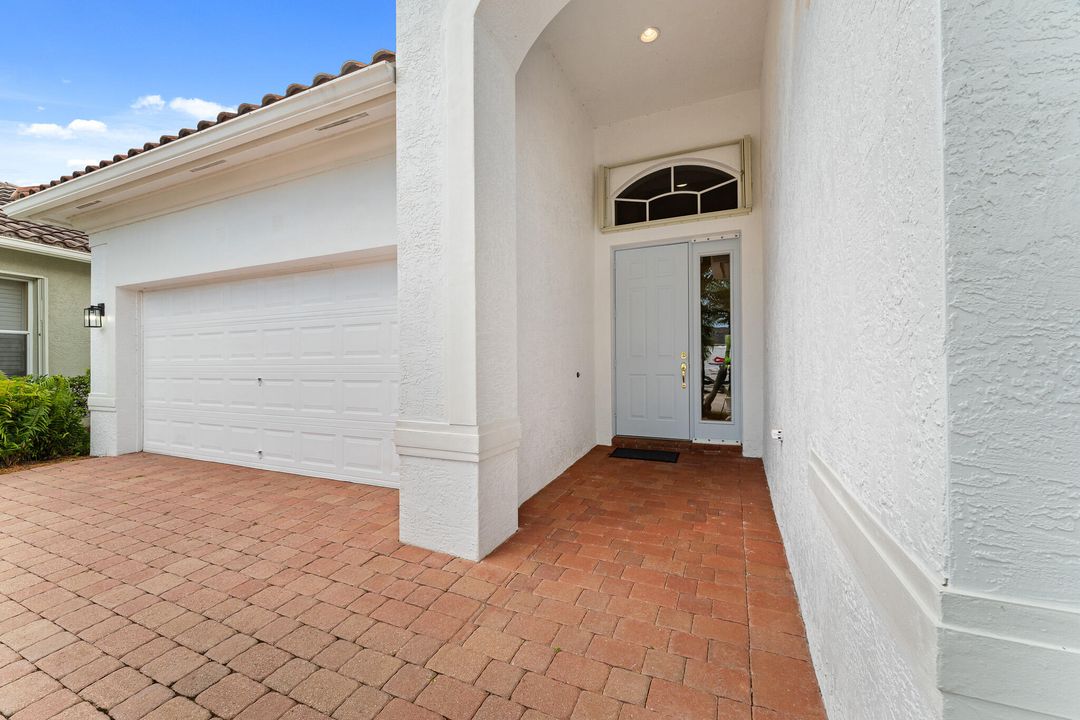 En Venta: $695,000 (2 camas, 2 baños, 2369 Pies cuadrados)