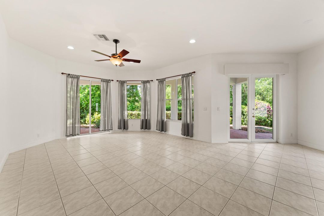 En Venta: $695,000 (2 camas, 2 baños, 2369 Pies cuadrados)