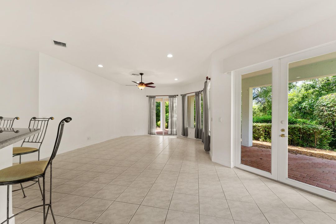 En Venta: $695,000 (2 camas, 2 baños, 2369 Pies cuadrados)