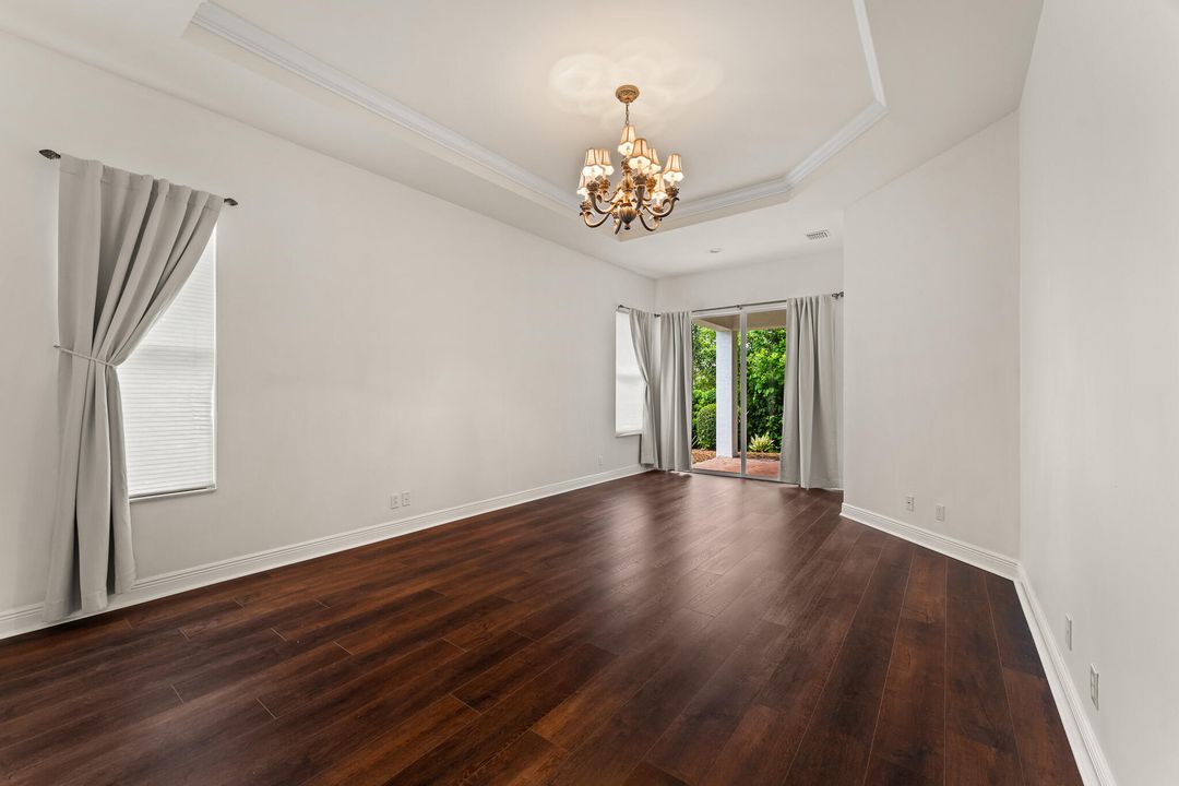 En Venta: $695,000 (2 camas, 2 baños, 2369 Pies cuadrados)