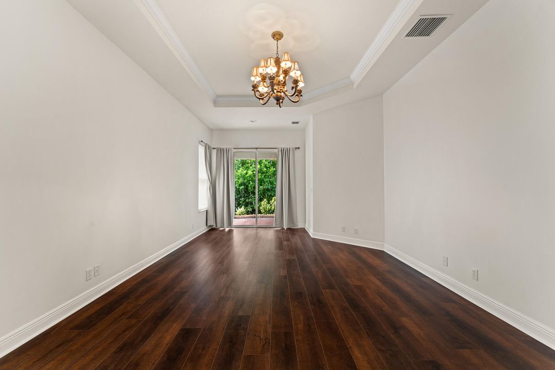 En Venta: $695,000 (2 camas, 2 baños, 2369 Pies cuadrados)