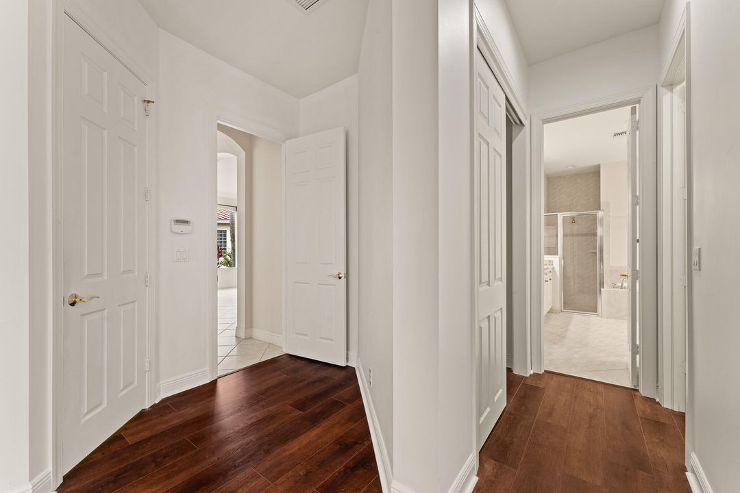 En Venta: $695,000 (2 camas, 2 baños, 2369 Pies cuadrados)