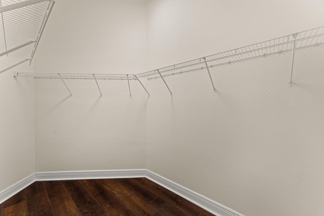 En Venta: $695,000 (2 camas, 2 baños, 2369 Pies cuadrados)