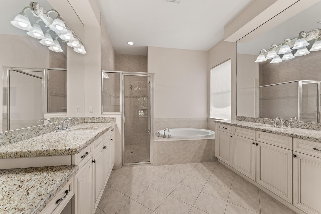 En Venta: $695,000 (2 camas, 2 baños, 2369 Pies cuadrados)