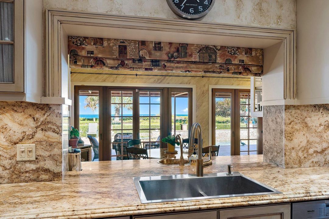 待售: $23,000,000 (6 贝兹, 6 浴室, 8020 平方英尺)