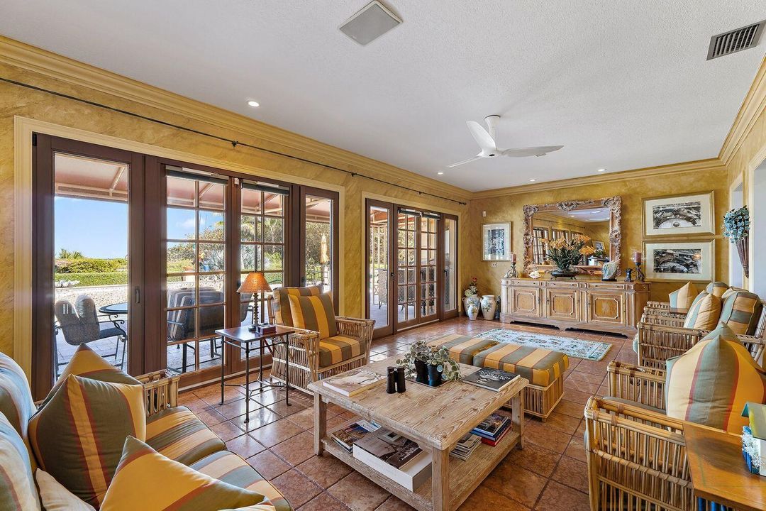 待售: $23,000,000 (6 贝兹, 6 浴室, 8020 平方英尺)