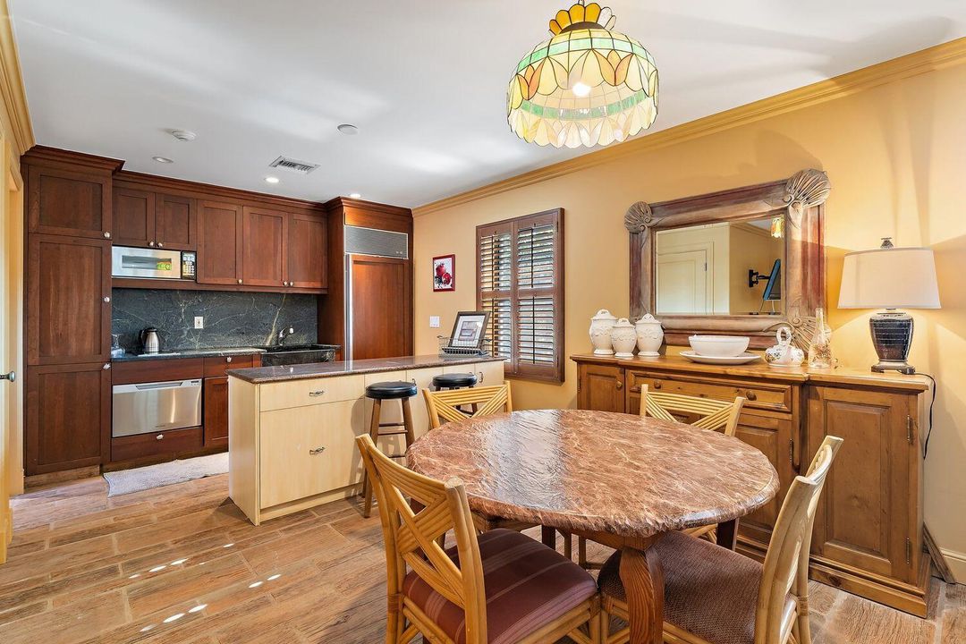 待售: $23,000,000 (6 贝兹, 6 浴室, 8020 平方英尺)