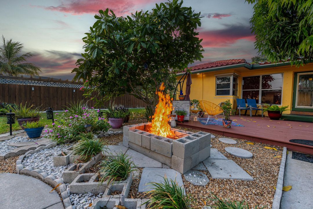 Recently Sold: $785,000 (5 beds, 3 baths, 1650 Square Feet)