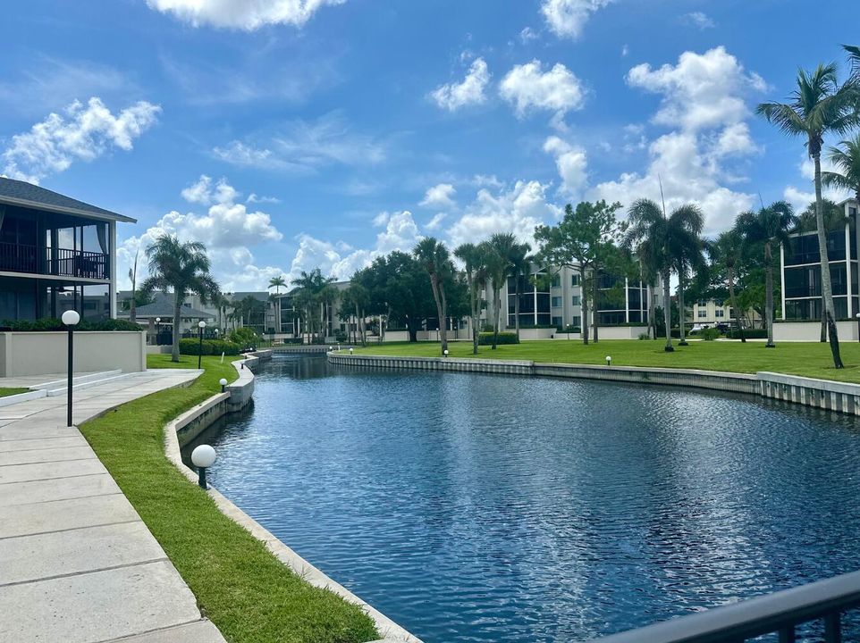 Под контрактом: $299,999 (2 спален, 2 ванн, 1537 Квадратных фут)