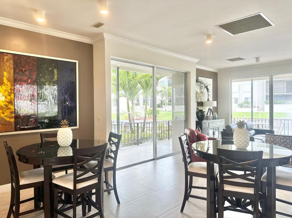 Под контрактом: $299,999 (2 спален, 2 ванн, 1537 Квадратных фут)