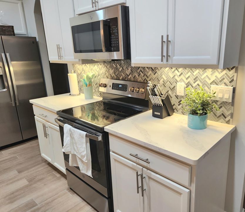 Activo con contrato: $2,900 (5 camas, 2 baños, 2138 Pies cuadrados)