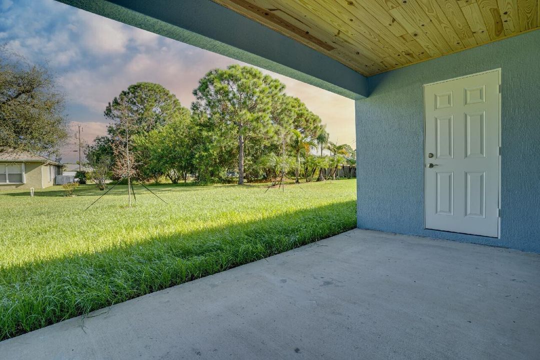 Activo con contrato: $2,900 (5 camas, 2 baños, 2138 Pies cuadrados)