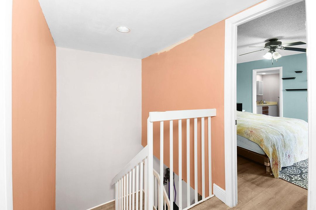 合同活跃: $262,500 (2 贝兹, 2 浴室, 1236 平方英尺)