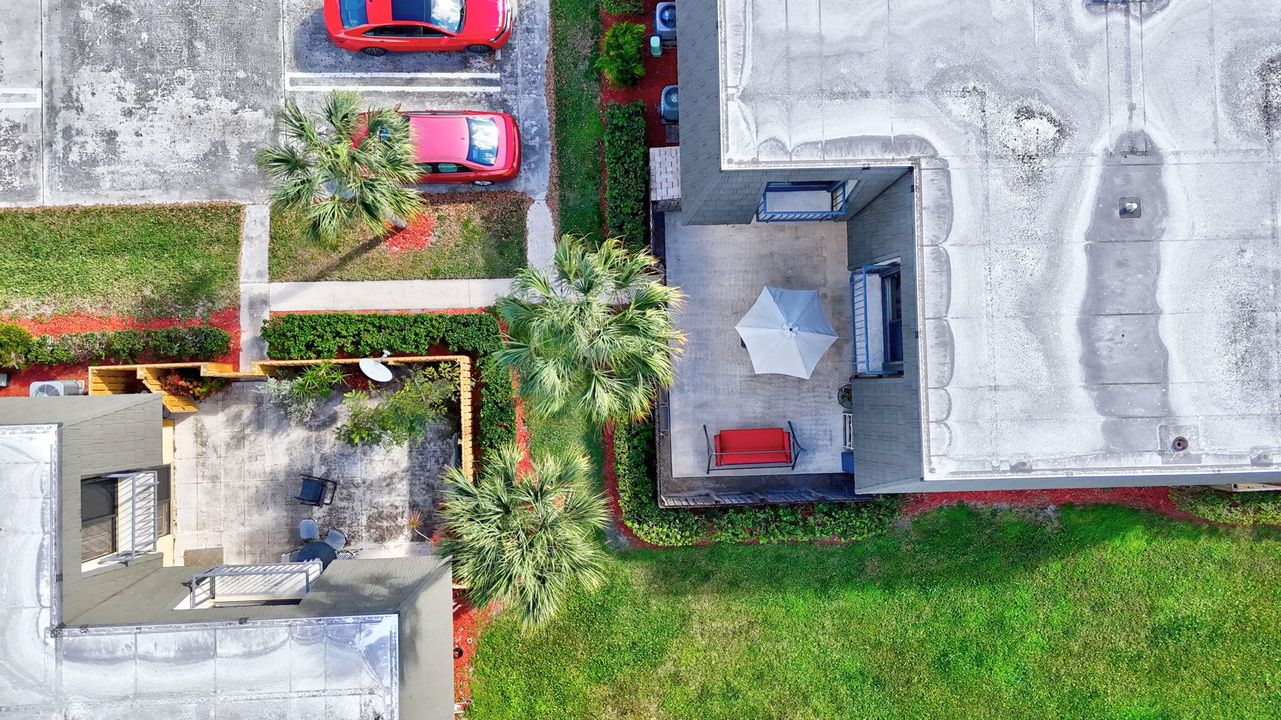 合同活跃: $262,500 (2 贝兹, 2 浴室, 1236 平方英尺)