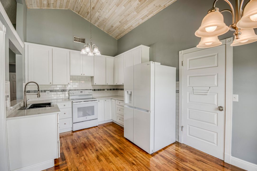 Active With Contract: $424,970 (3 beds, 1 baths, 1085 Square Feet)